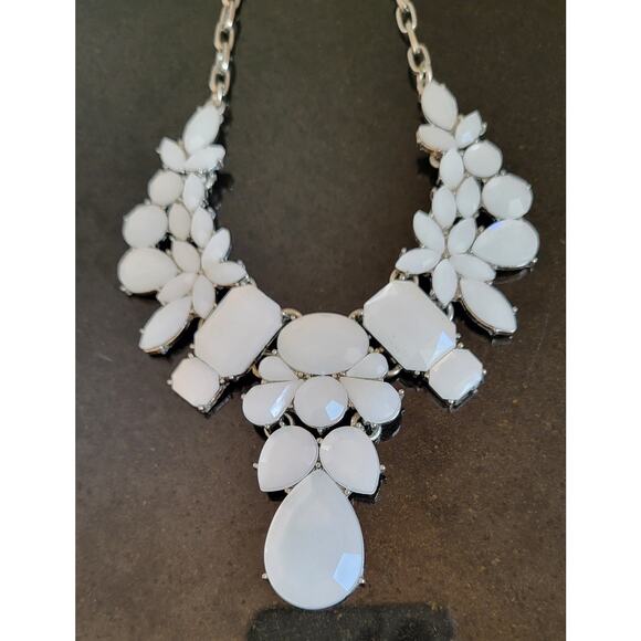 Charming Charlie Vintage Facet Opal Glass Statement Necklace - Picture 3 of 6